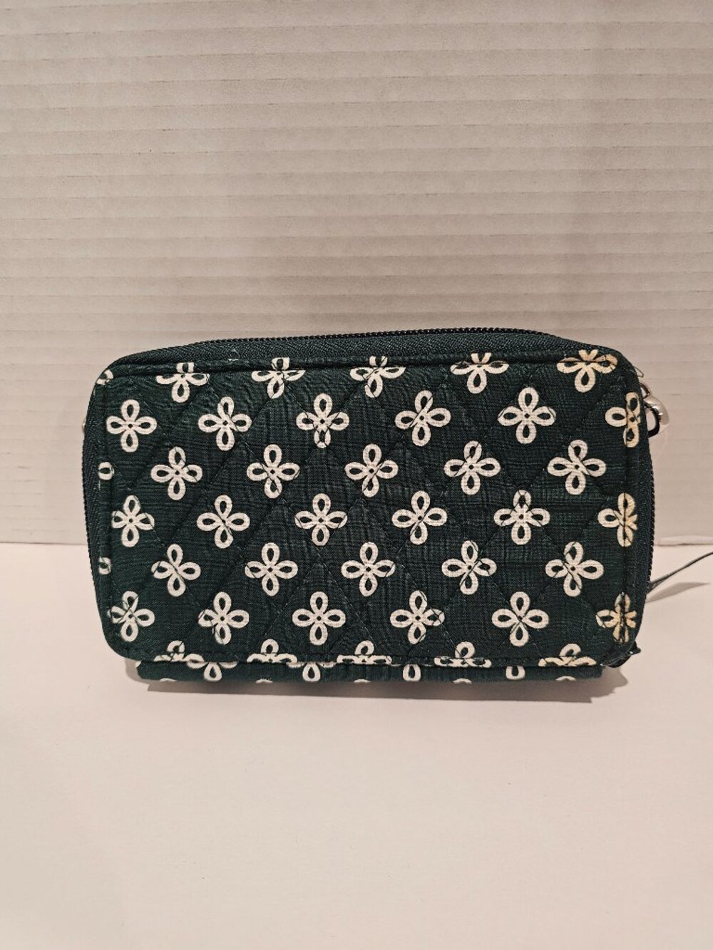 Vera Bradley RFID All in One Crossbody Mini Concerto Oregon Wallet Wristlet - Picture 3 of 13